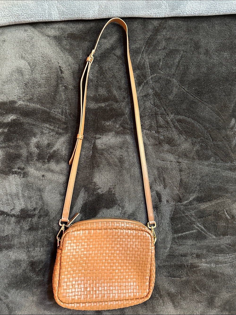 Quince Italian Leather Handwoven Crossbody - Picture 4 of 14